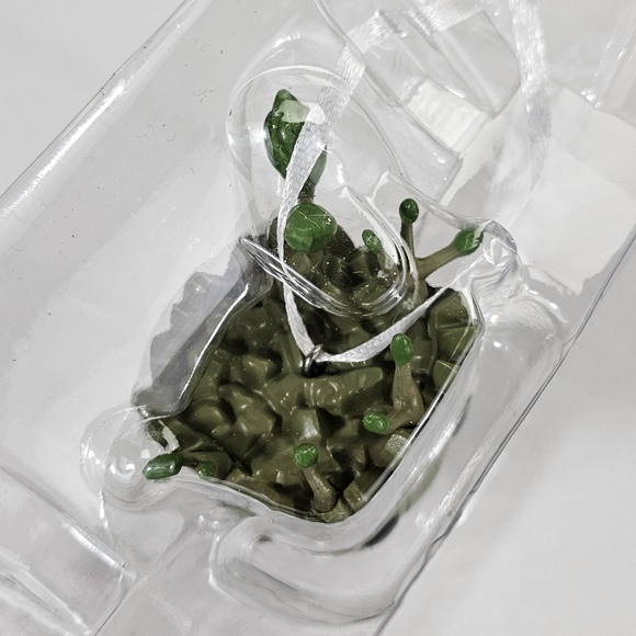 Hallmark Funko Pop Marvel GROOT Christmas Ornament - Picture 5 of 15